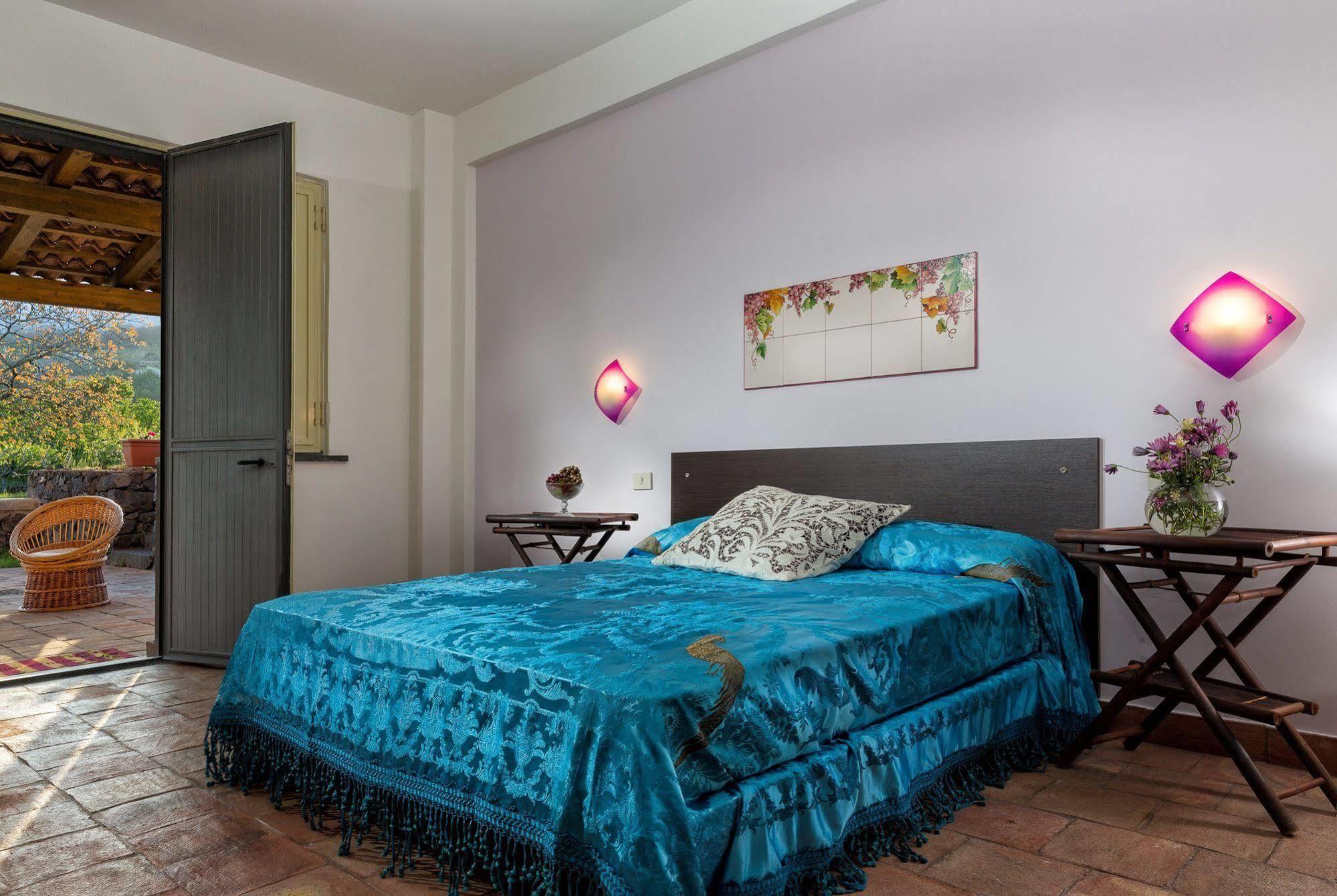 Villa Nake Residenza Artistica SantʼAlfio Exterior foto